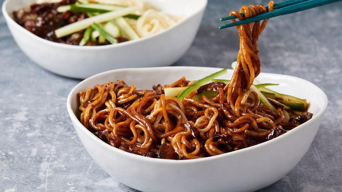 Jjajangmyeon korean dish