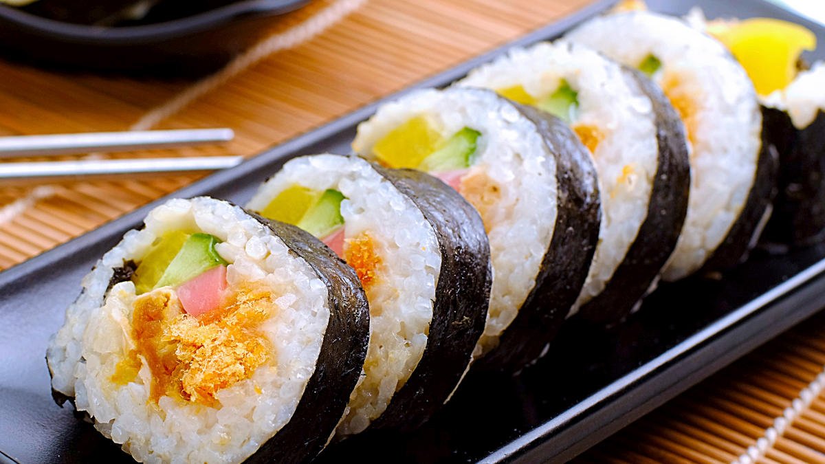 gimbap korean dish