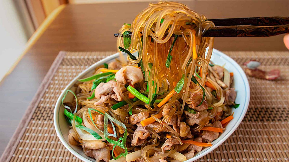 japchae korean dish